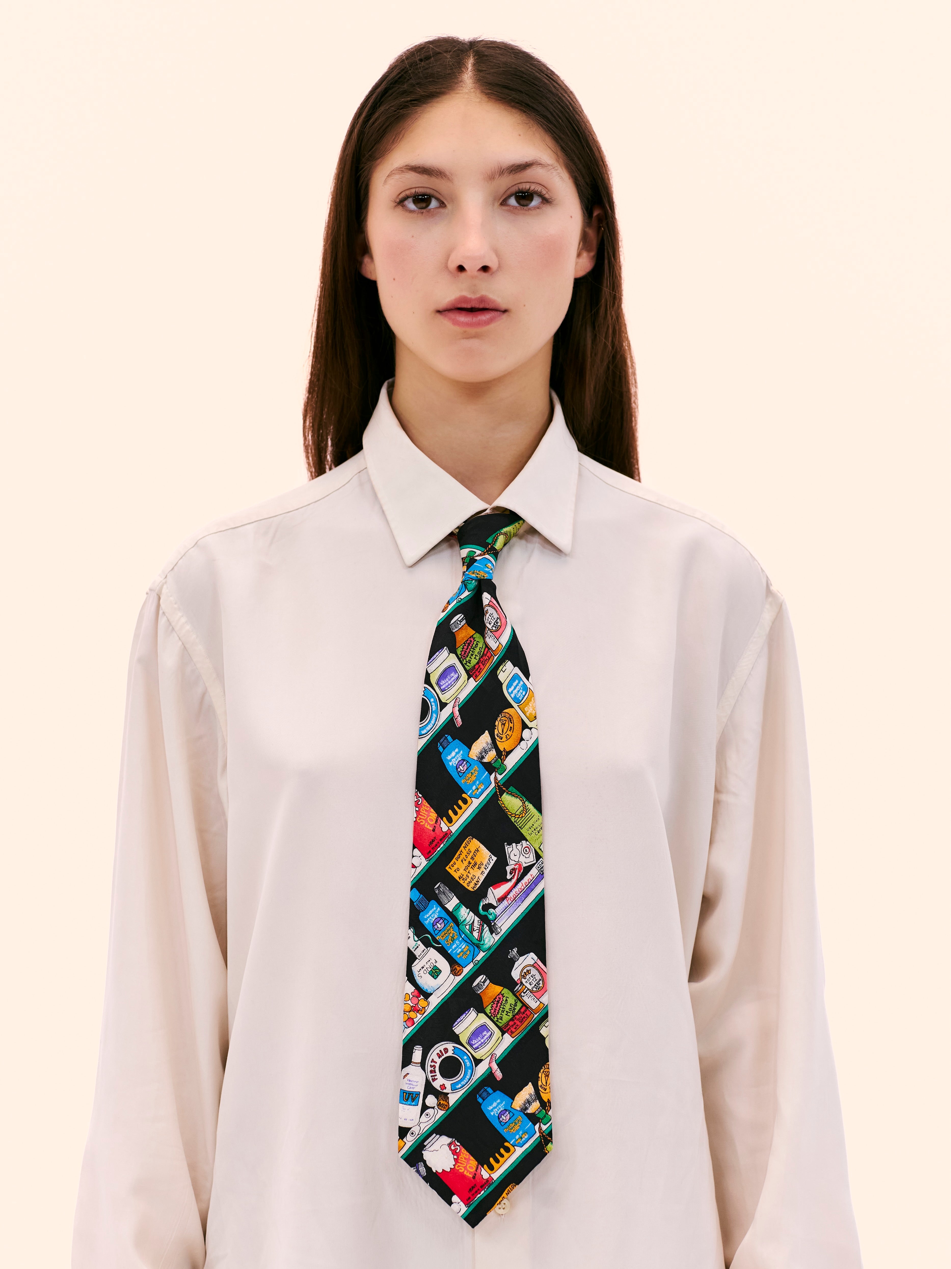 1991 NICOLE MILLER MEDICINE CABINET TIE