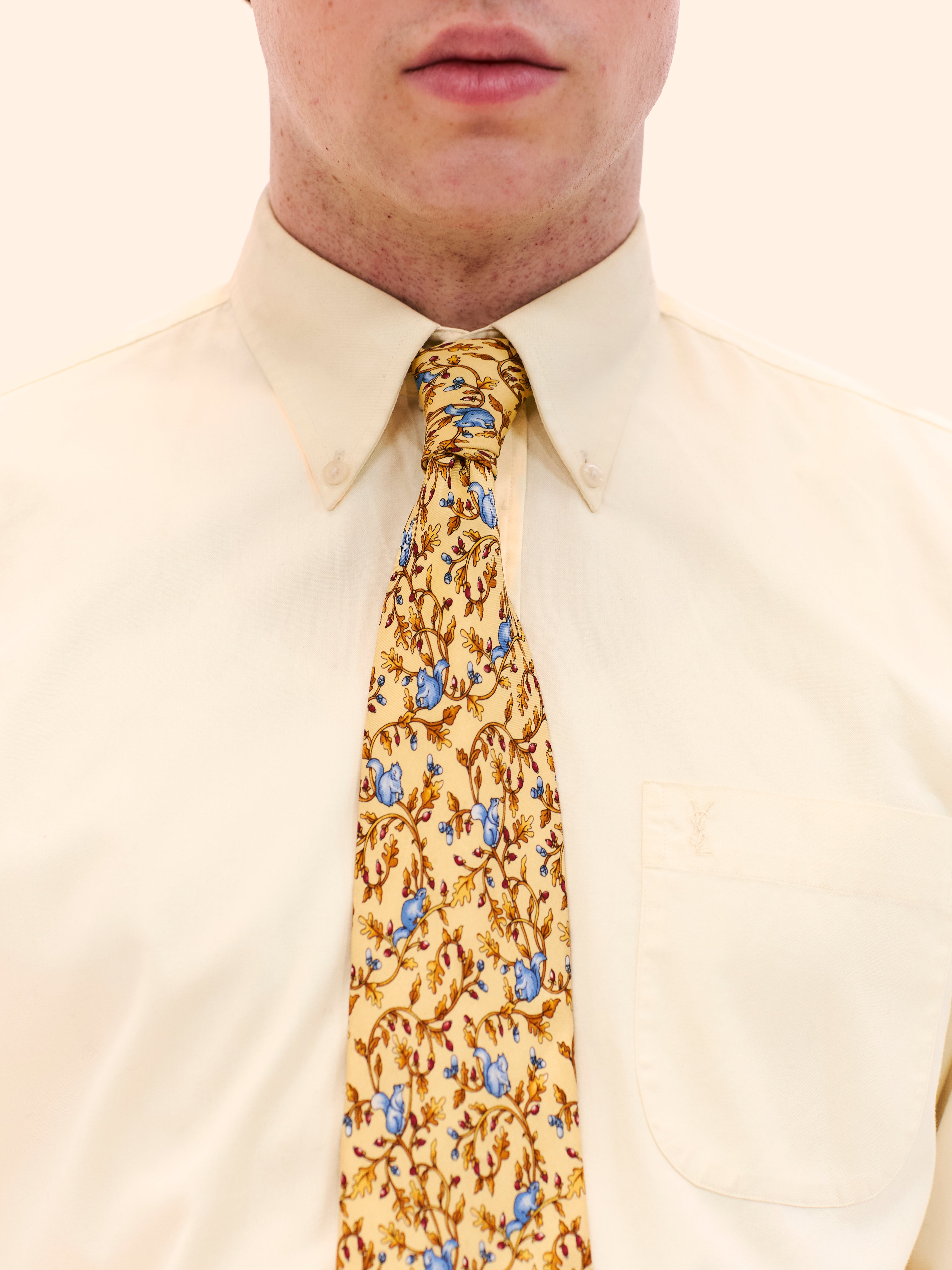 HIGHLANDER SQUIRREL ON TREES TIE
