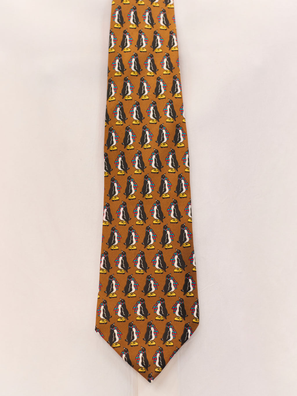 AGORA COLLECTIONS PENGUIN TIE