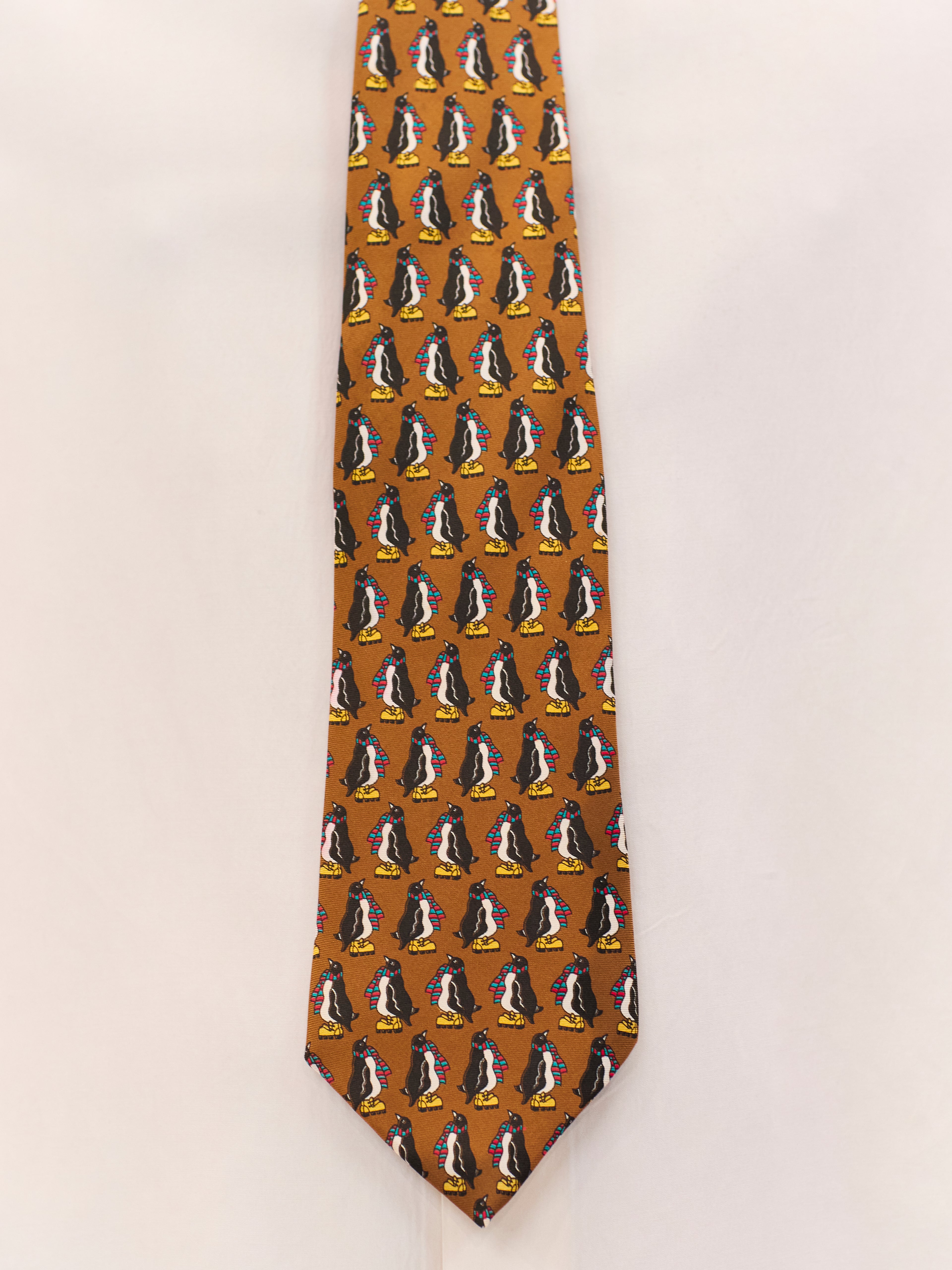 AGORA COLLECTIONS PENGUIN TIE