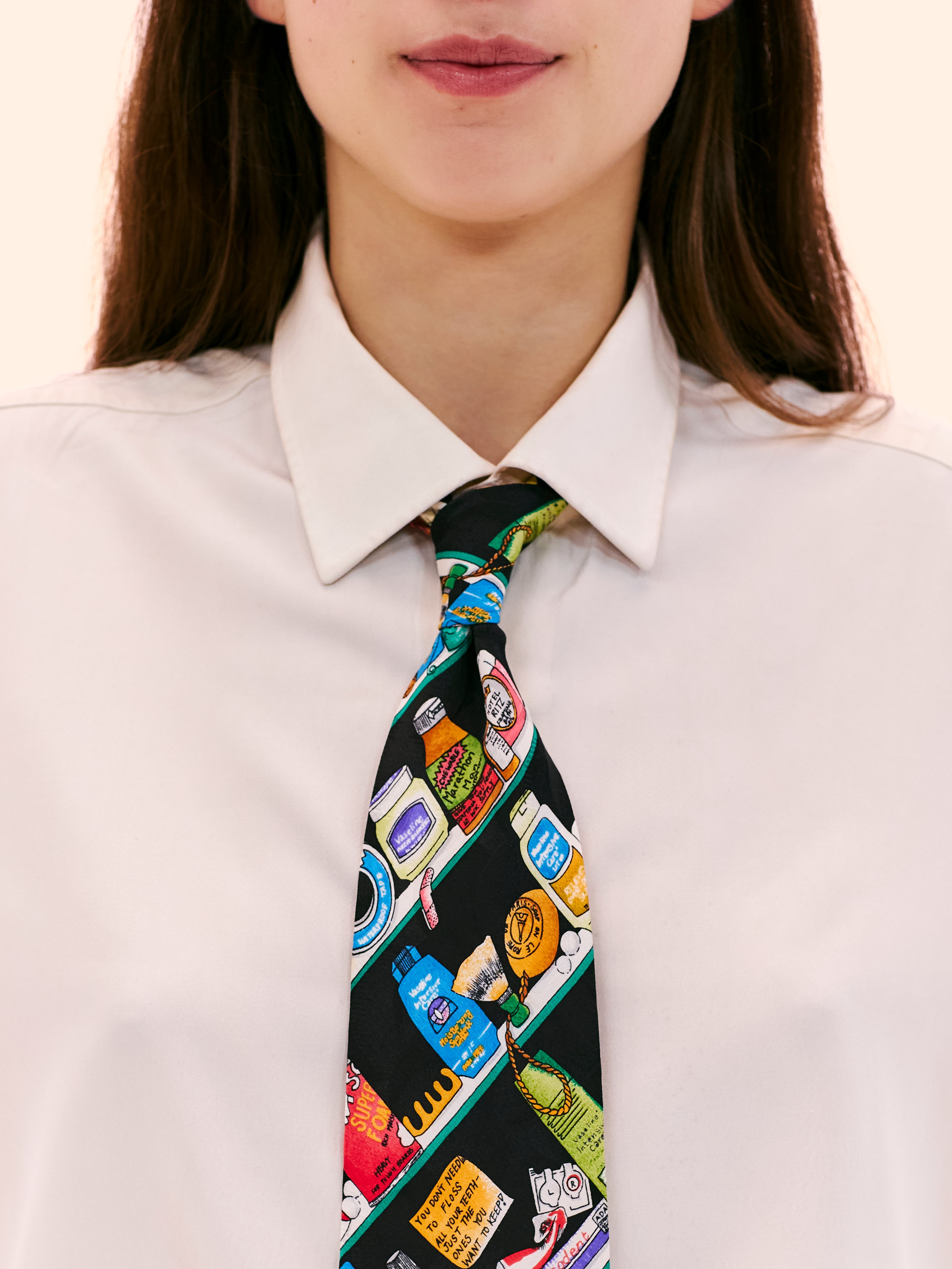1991 NICOLE MILLER MEDICINE CABINET TIE