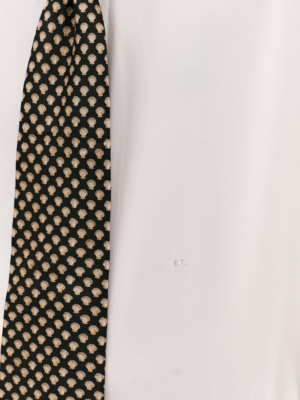 GIANFRANCO FERRE SHELL TIE