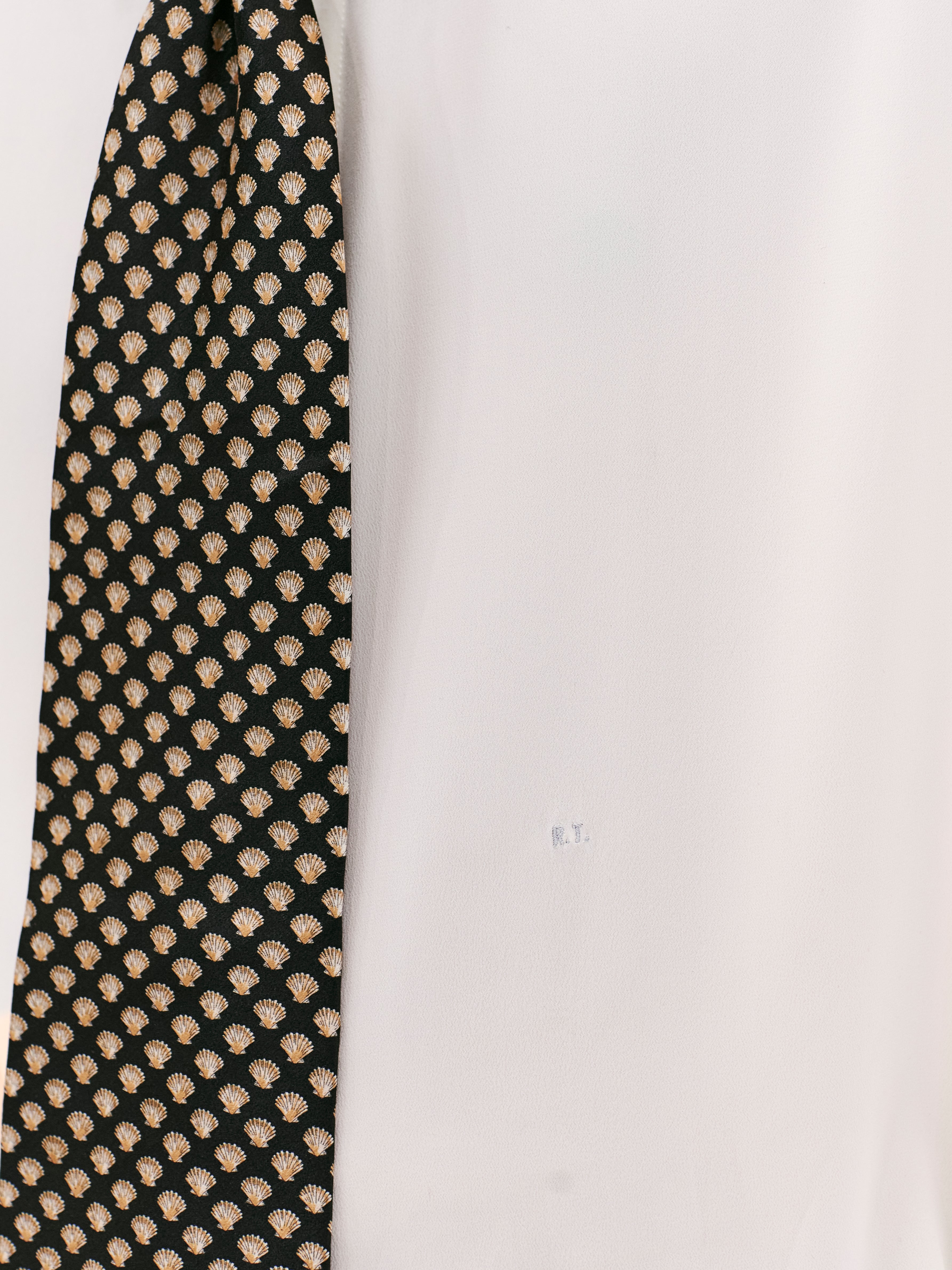 GIANFRANCO FERRE SHELL TIE