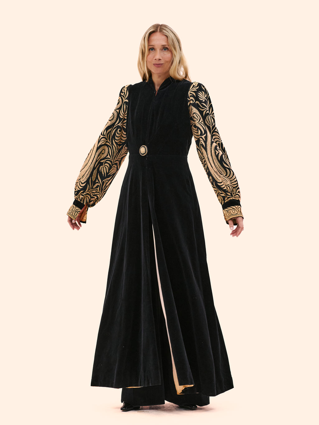 1930'S EMBROIDERED BLACK VELVET COAT