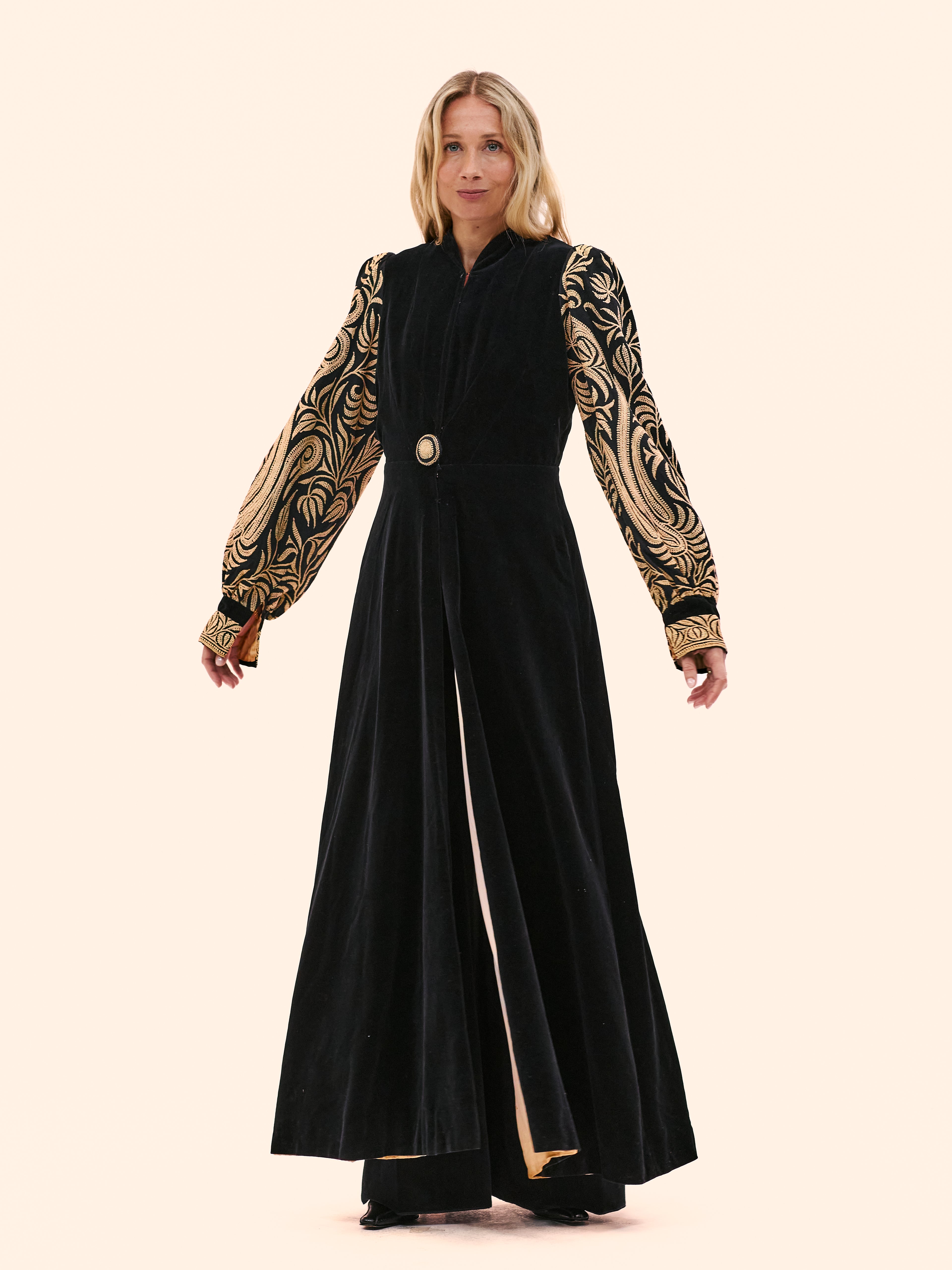 1930'S EMBROIDERED BLACK VELVET COAT