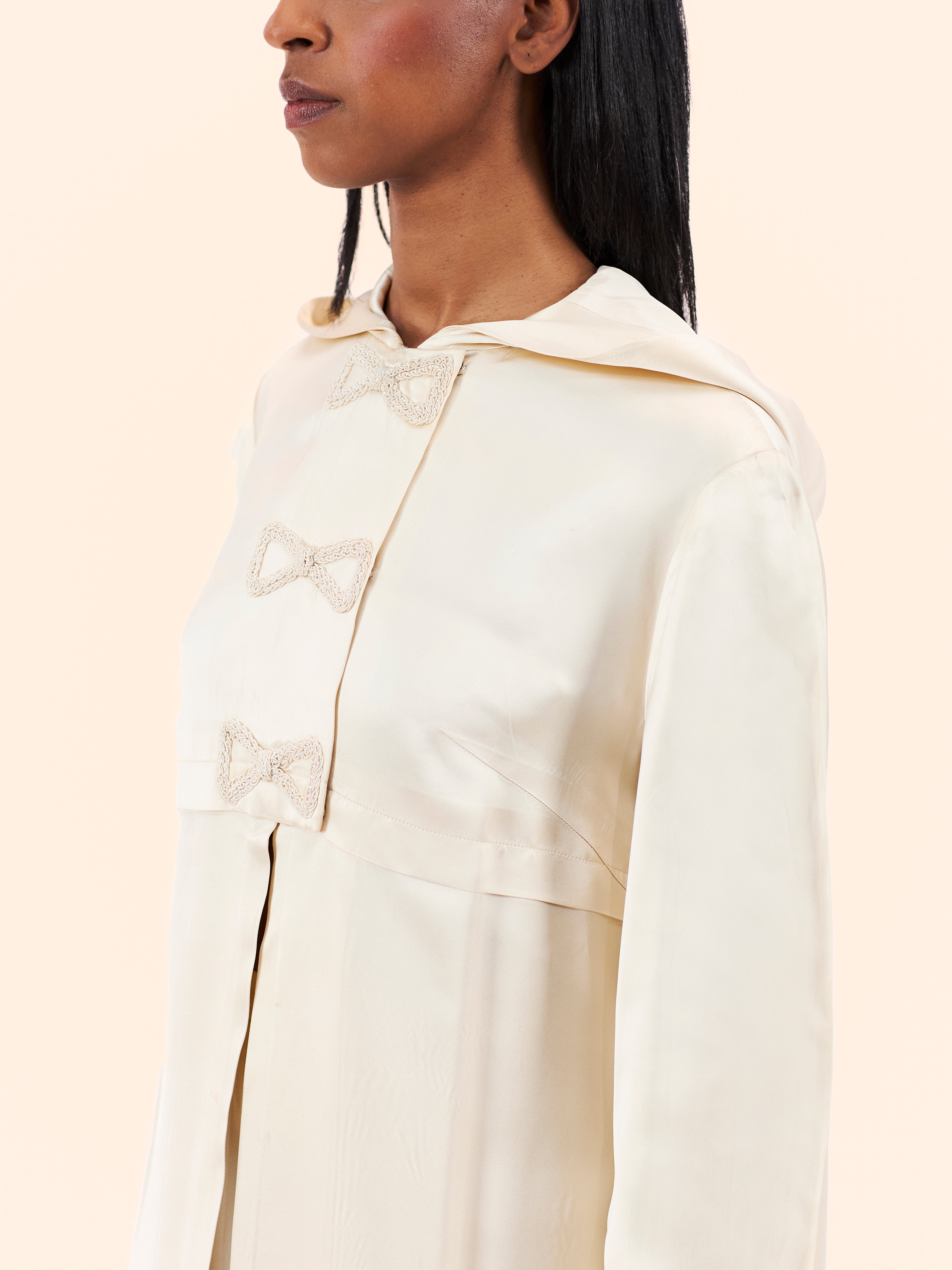 1930'S HOODED SILK EMBROIDERED COAT CAPE