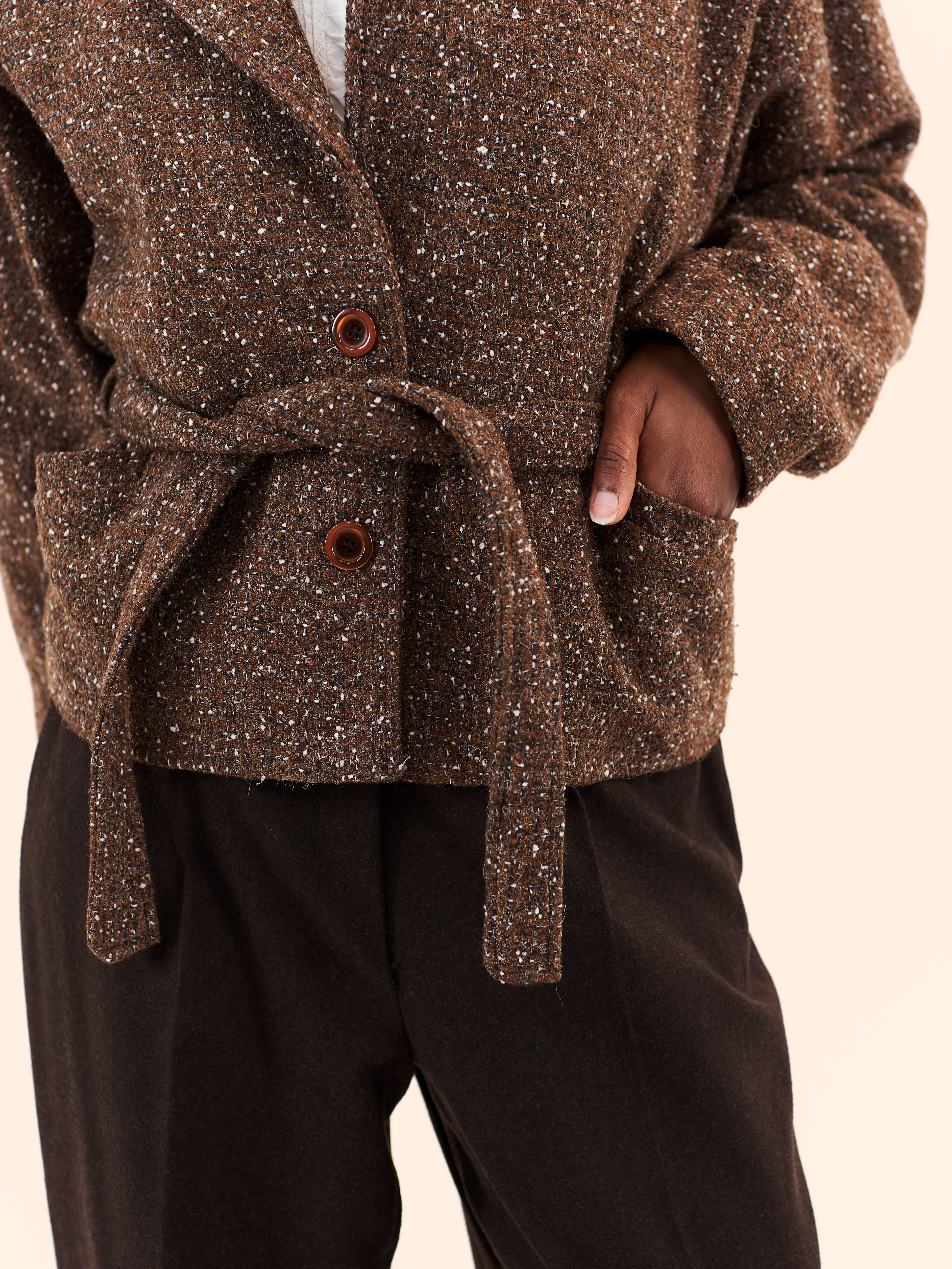 CROPPED BROWN JACKET 