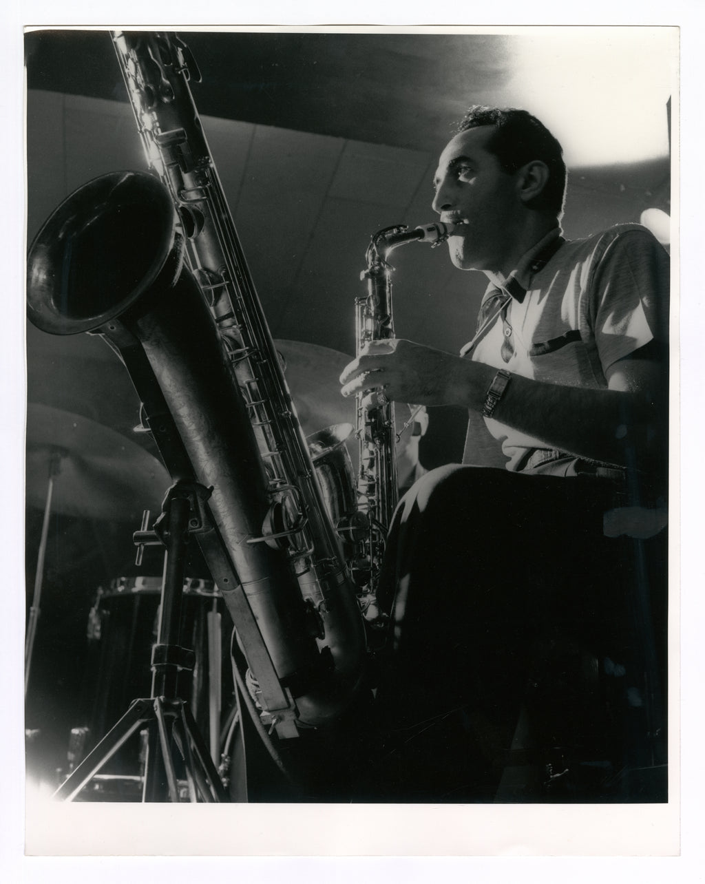 CHARLIE VENTURA PLAYING ON STAGE AS PART OF THE GEORGE SHEARING QUINTET AT THE BLUE NOTE JAZZ CLUB, CHICAGO, IL, 1953 BY TED WILLIAMS