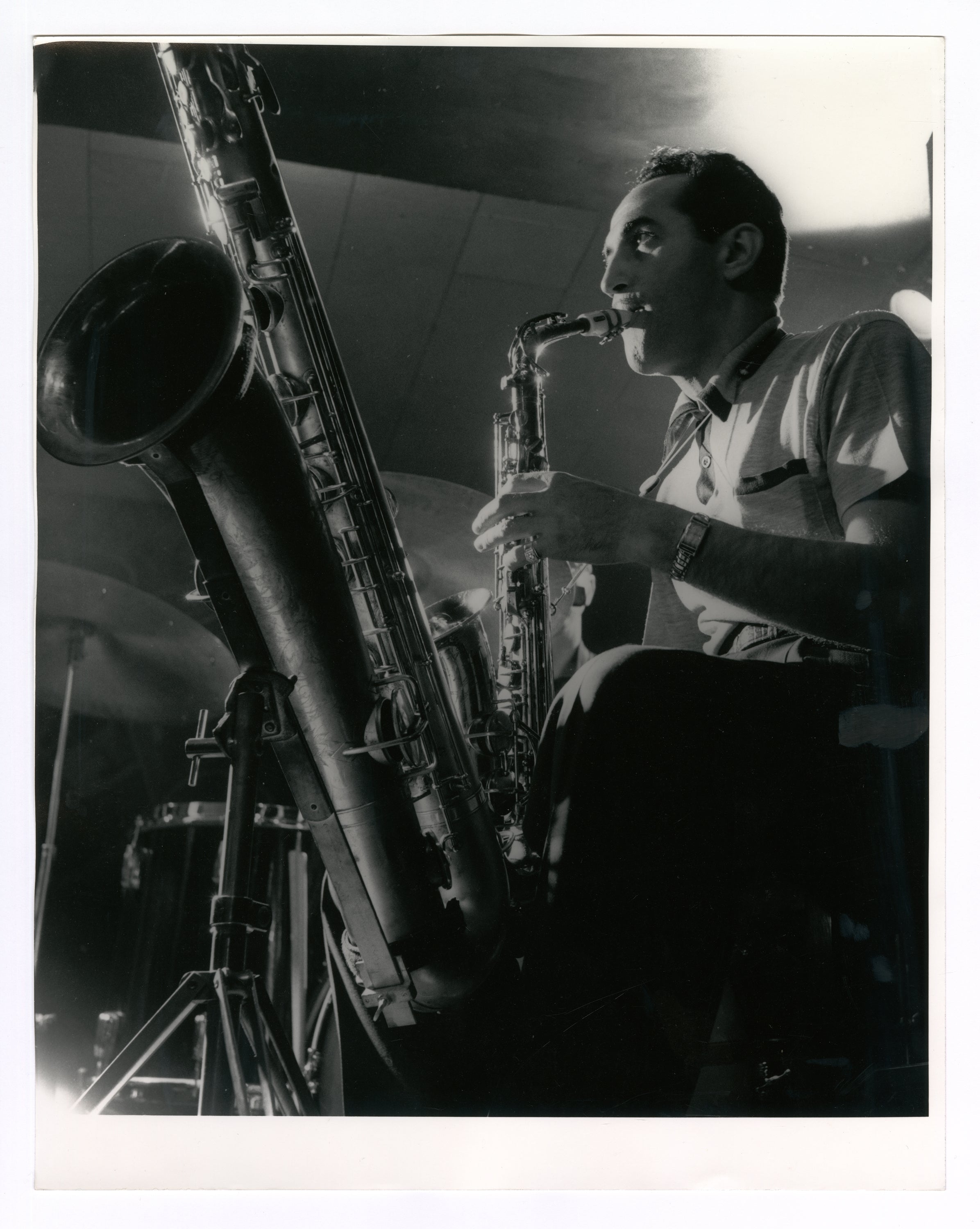 CHARLIE VENTURA PLAYING ON STAGE AS PART OF THE GEORGE SHEARING QUINTET AT THE BLUE NOTE JAZZ CLUB, CHICAGO, IL, 1953 BY TED WILLIAMS