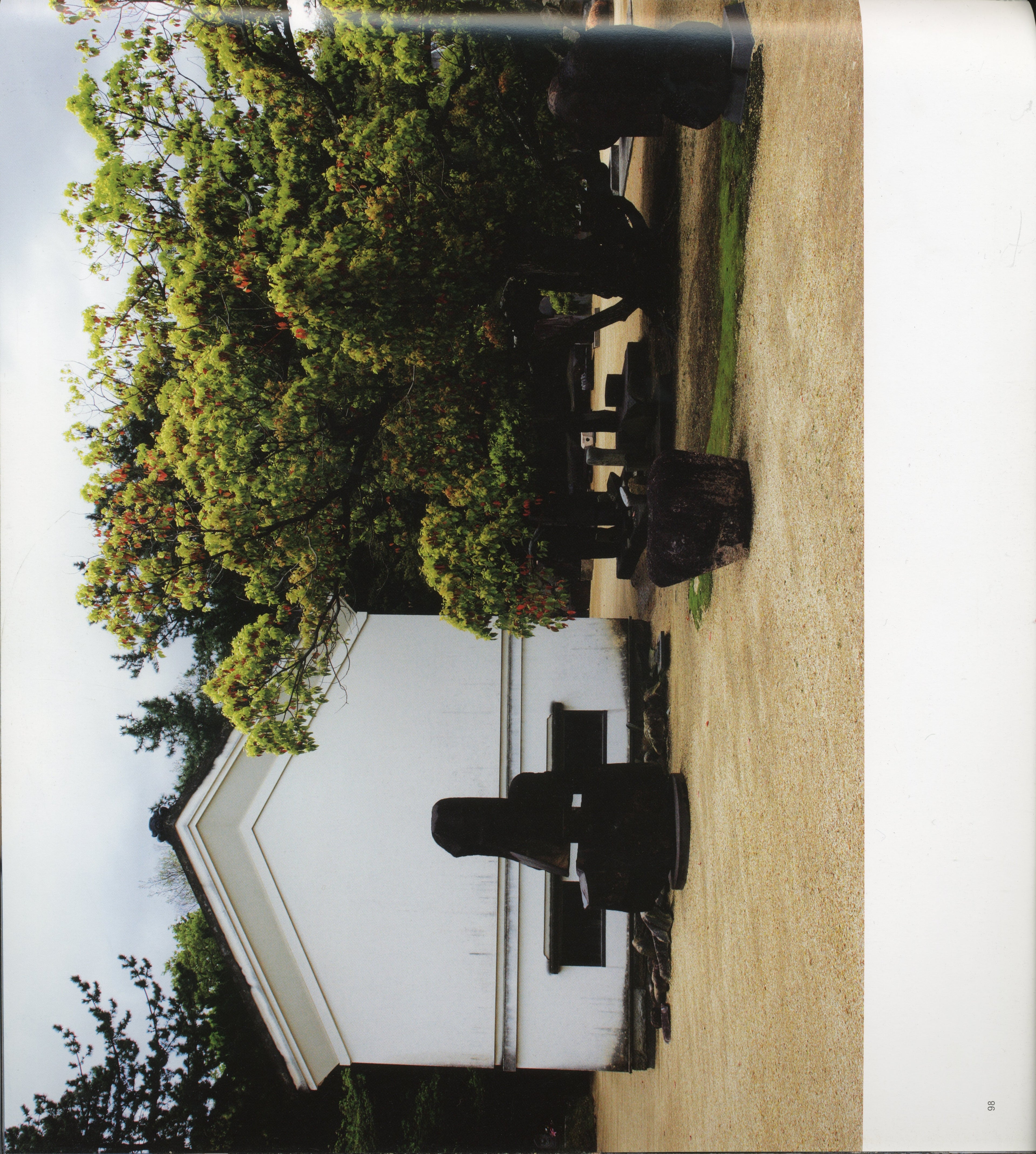 ISAMU NOGUCHI BOOK