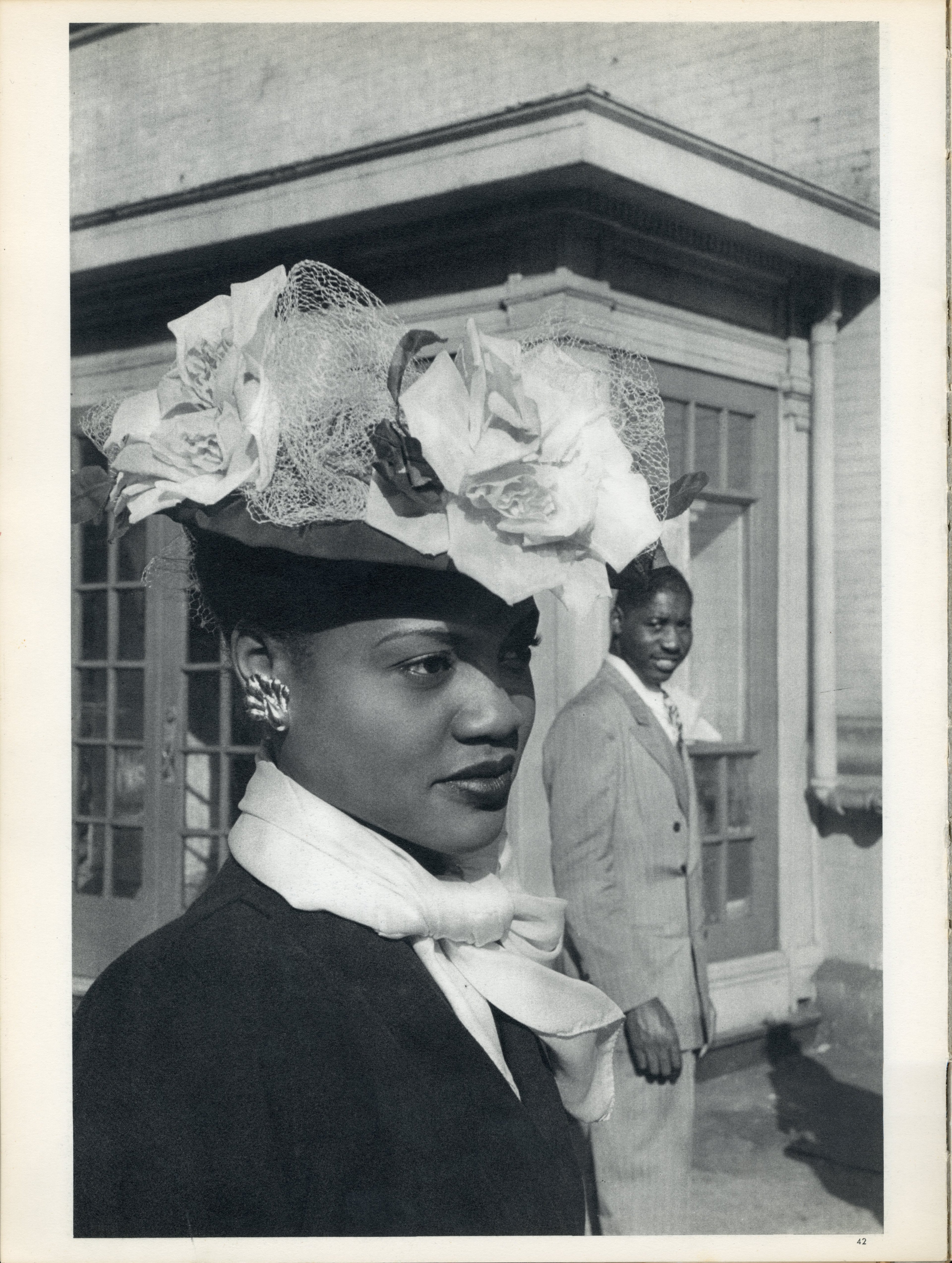 IMAGES A LA SAUVETTE BY HENRI CARTIER BRESSON